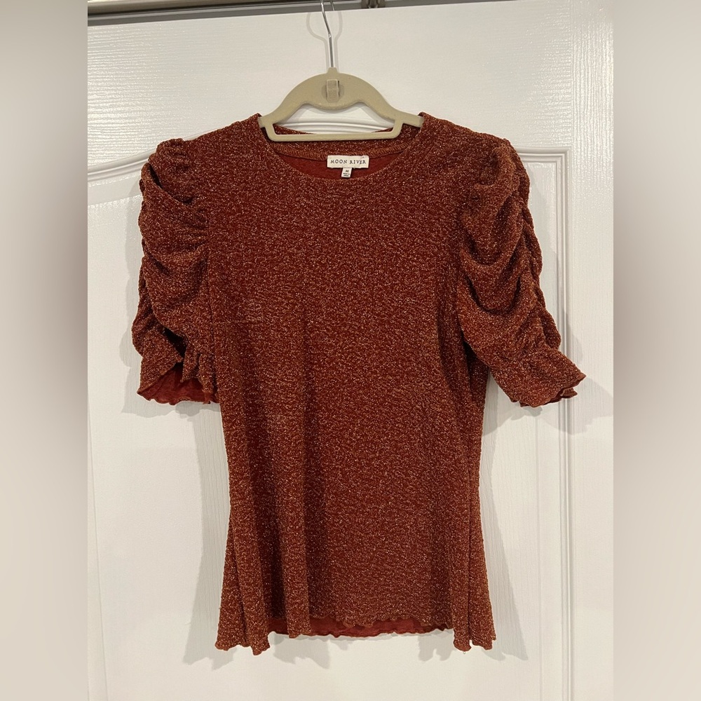 Moon River shimmer amber t-shirt